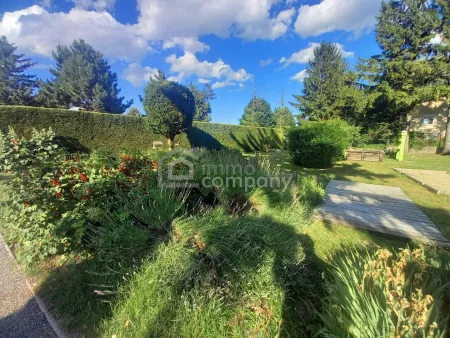 viel Platz für Familie, Freizeit und Gartenideen
