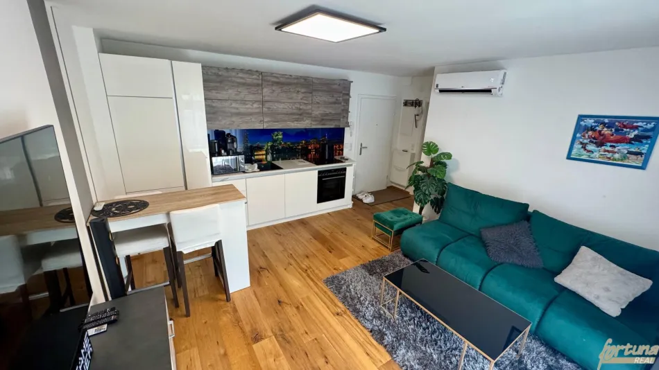NEUER PREIS! 2- Zimmer-Gartenwohnung direkt bei der U1 Station Leopoldau! - Titelbild