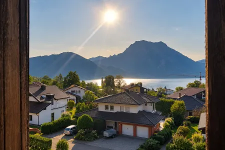 Sonnige 2-Zimmer-Wohnung mit unverbaubarem Panoramablick auf See & Traunstein