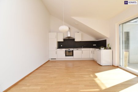 Charmante Dachgeschosswohnung mit viel Licht und luftiger Raumhöhe! Innenhof-Süd-Ausrichtung! Top Anbindung! Ab sofort verfügbar!