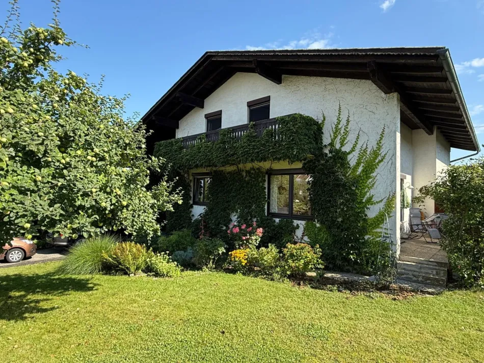 Coming soon: gemütliches und sehr gepflegtes Wohnhaus in Stadtrandlage - Titelbild