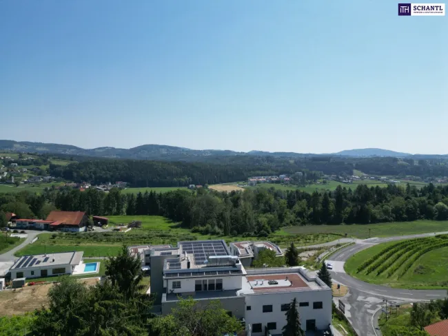 WOHNEN ÜBER DEN DINGEN! Lassen Sie Ihren Blick über das 360°-Panorama der Weststeiermark schweifen und genießen Sie ein unvergleichliches Wohngefühl. Luxus, Ruhe und Lebensqualität in ihrer schönsten Form. Sofort verfügbar. - Titelbild