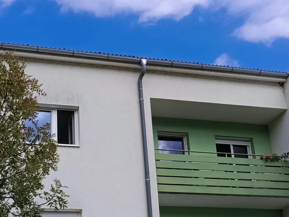 Charmante 90 m² Eigentumswohnung in Neusiedl am See – 3 Schlafzimmer, Balkon & Garage - Titelbild