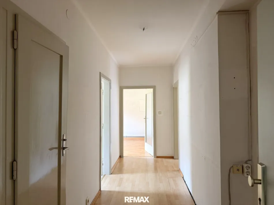 KAUFANBOT liegt vor – 2-Zimmer-Wohnung mit großem Entwicklungspotenzial - Bild