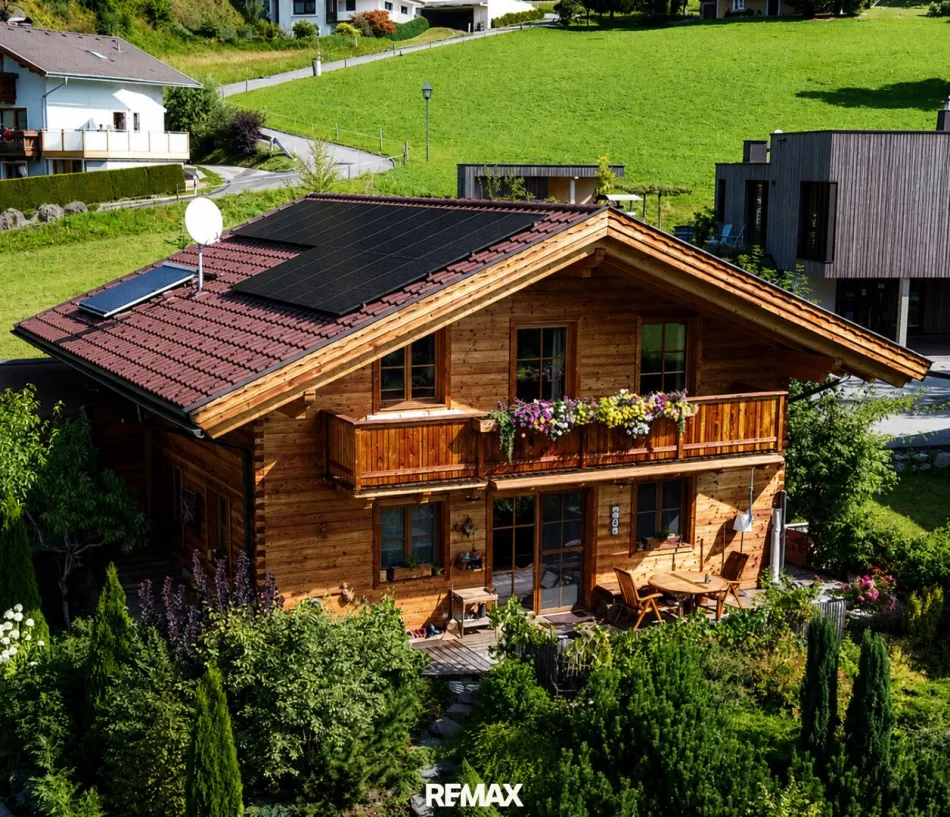 Einfamilienhaus in Holzbauweise: modern, hochwertig, neuwertig - Titelbild