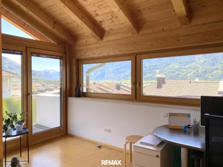 Büro / Kinderzimmer