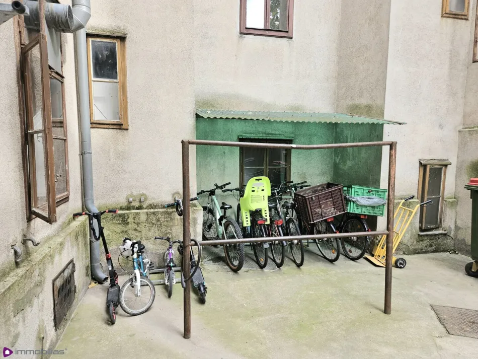 Sanierungsbedürftige Studentenwohnung im Herzen von Stadlau... - Bild