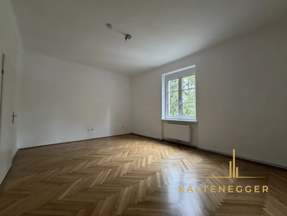 Unbefristet: 2 Zimmer Altbauwohnung saniert in der Herbeckstrasse - Bild