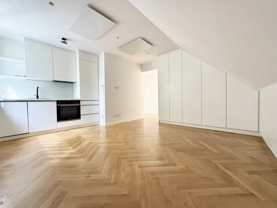 Raumwunder - helle 2-Zi-DG-Wohnung in 1130 Wien - Titelbild