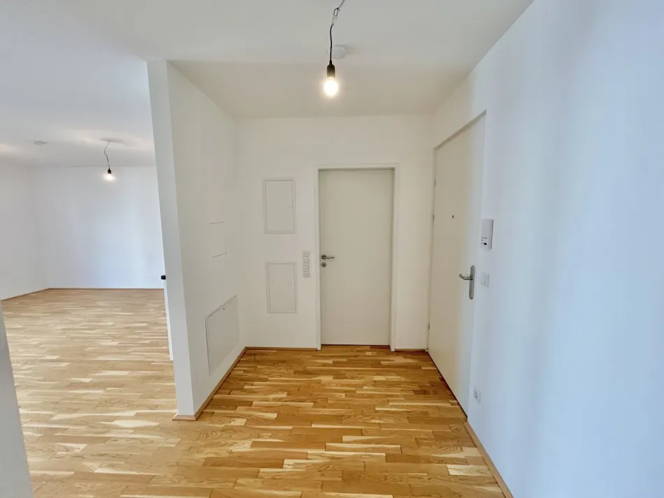 moderne 2-Zimmer Wohnung mit Freifläche im 3. Obergeschoss - ab sofort verfügbar! - Bild