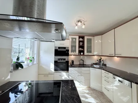 Wohnen auf einer Ebene – Gepflegter Bungalow mit Carport und 3 Stellplätzen | Provisionsfrei!