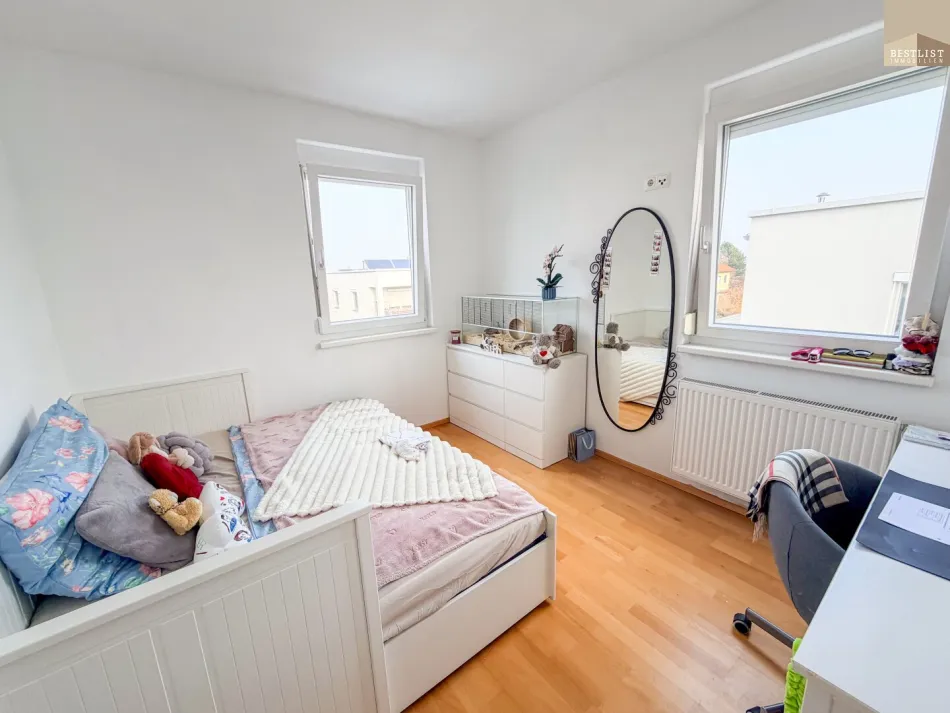 Moderne Doppelhaushälfte in Gumpoldskirchen, 5 Zimmer, Balkon, Carport, Fußbodenheizung! - Bild
