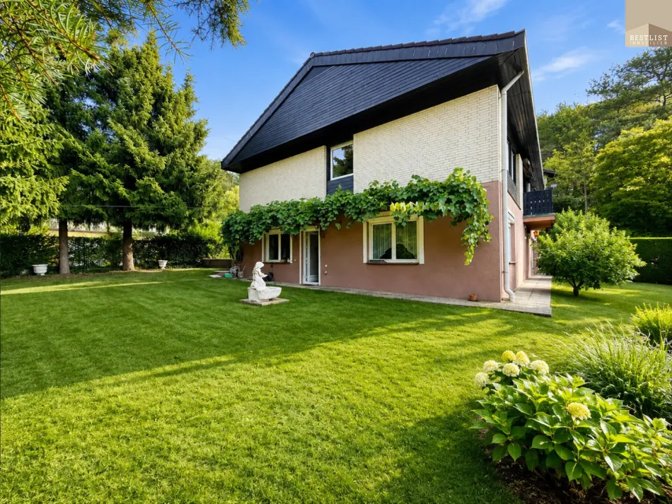 Wohnen im Grünen – gepflegtes Einfamilienhaus mit Fernblick in Ober-Piesting - Titelbild