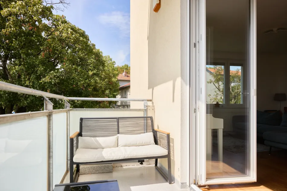 Sonnige 4-Zimmer-Fernblick-Wohnung in 1190 Wien | ca. 100 m² + Balkon & Loggia | generalsaniert - Bild