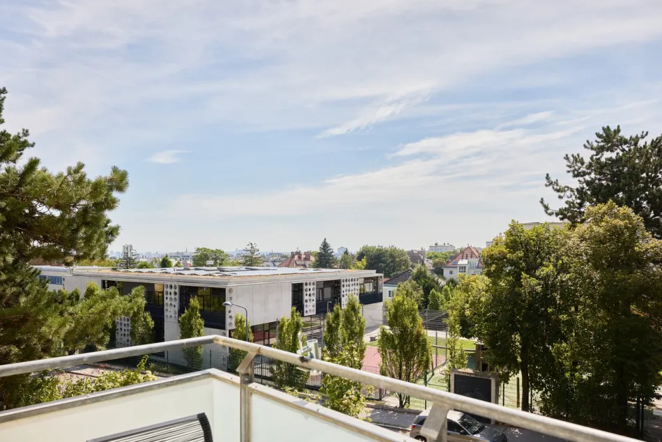 Sonnige 4-Zimmer-Fernblick-Wohnung in 1190 Wien | ca. 100 m² + Balkon & Loggia | generalsaniert - Titelbild