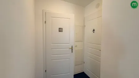 Vorzimmer zum WC sowie Personal-Waschraum