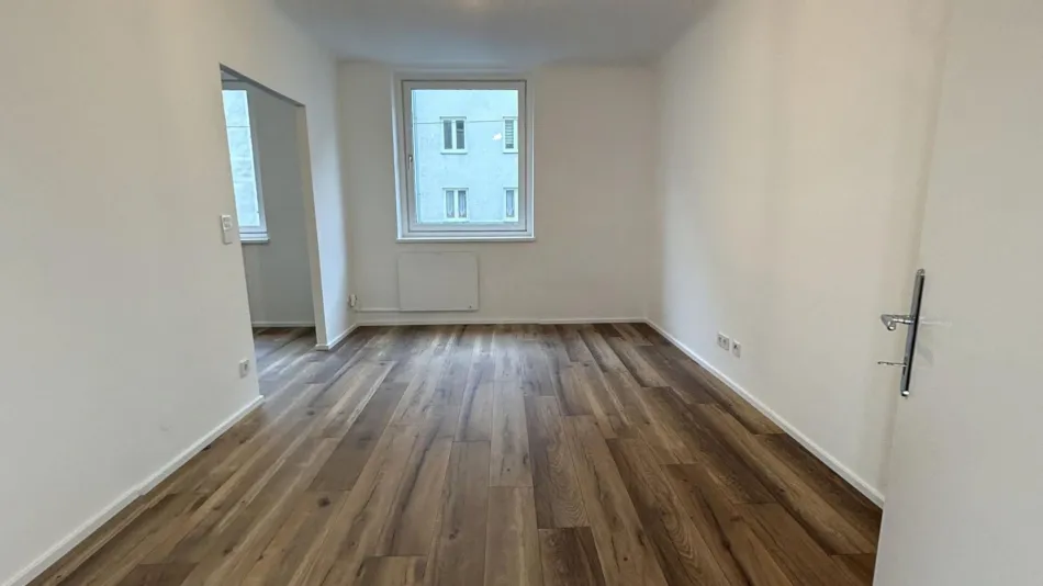 ++Sofort bezugsfertig++ Liebevolle 2-Zimmer-Wohnung mit Loggia, Lift & Keller - Titelbild