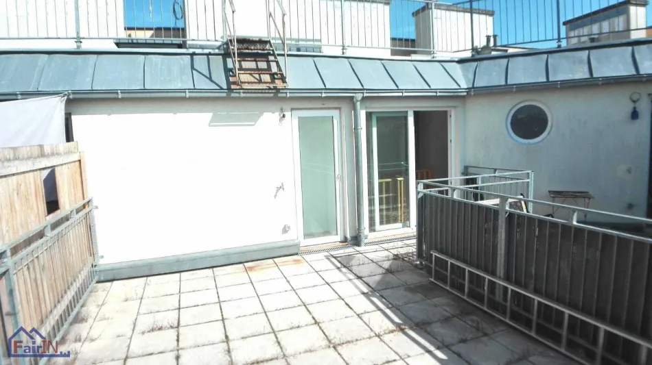 Neuwertige 3-Zi-Maisonette mit Terrasse/ ab sofort mieten! - Titelbild
