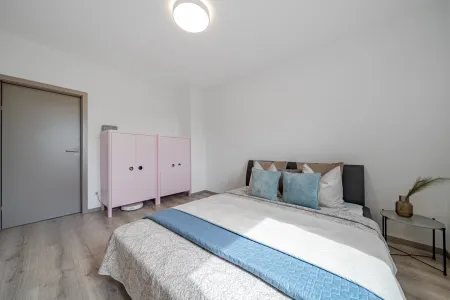 Modernes Familienwohnen: Bezugsfertige 5-Zimmer-Doppelhaushälfte mit Eigengarten