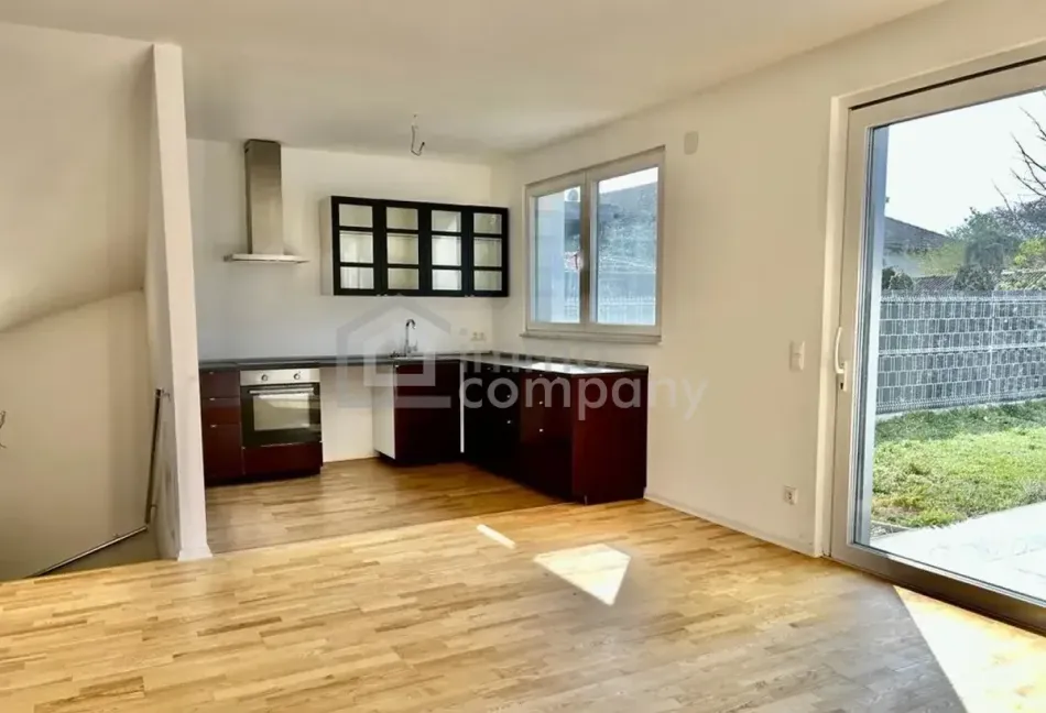 Modernes 4-Zimmer-Reihenhaus in Strasshof – 98 m² Wohnen + 52 m² beheizbarer Keller - Titelbild