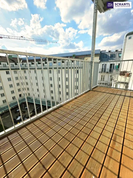 Jetzt kurzfristig 50% Provision sparen! Traum-Balkon / Dachgeschoss ohne Schrägen / Naschmarkt um´s Eck / U-Bahn vor der Türe / 3 Zimmer perfekt aufgeteilt! Einfach WOW! HIP und TRENDY die Gegend - Magisch schön das Altbauhaus!