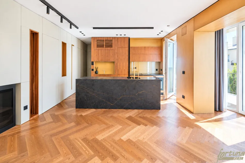 Luxuriöse 3-Zimmer-Dachgeschoßwohnung in erstklassiger Innenstadtlage Nähe Stadtpark - Bild