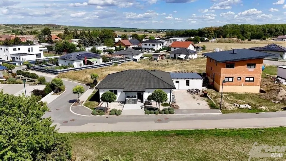 Neuer Bungalow. Garten. Terrasse. Fair im Preis. - Titelbild