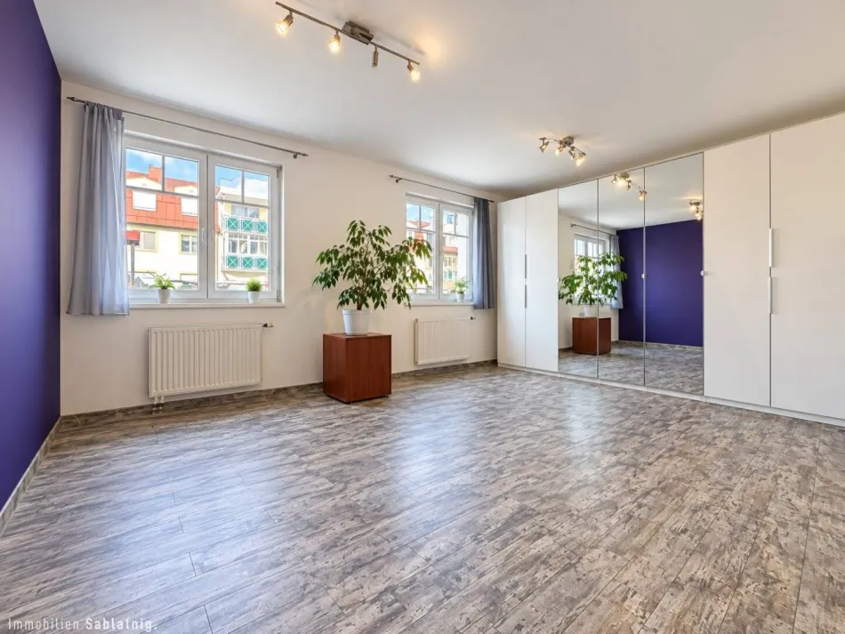 GEPFLEGTE 3-Zi-EG-WOHNUNG in Gänserndorf! Terrasse, Garage & Einbauküche! - Bild