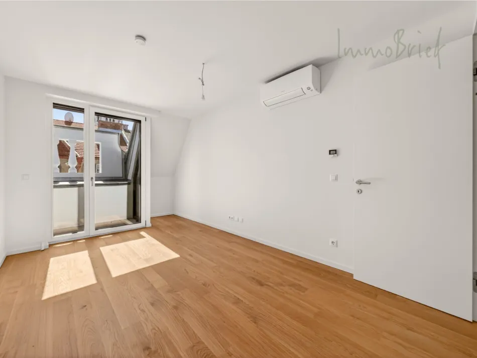 Provisionsfreie, traumhafte Dachgeschosswohnung mit umfangreicher Ausstattung - Nähe Kutschkermarkt - Bild
