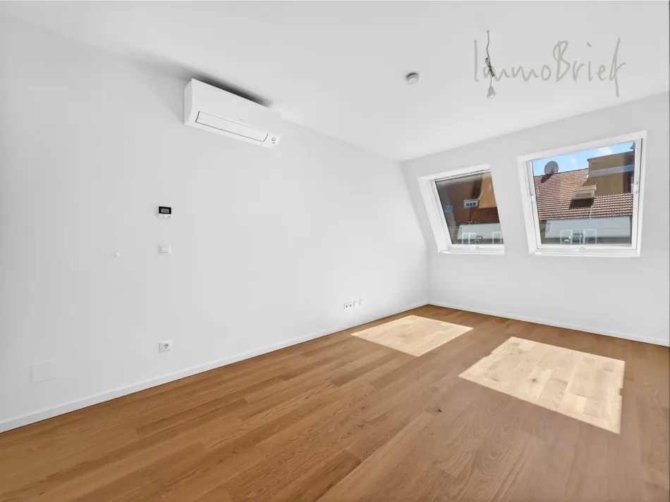 Provisionsfreie, traumhafte Dachgeschosswohnung mit umfangreicher Ausstattung - Nähe Kutschkermarkt - Bild