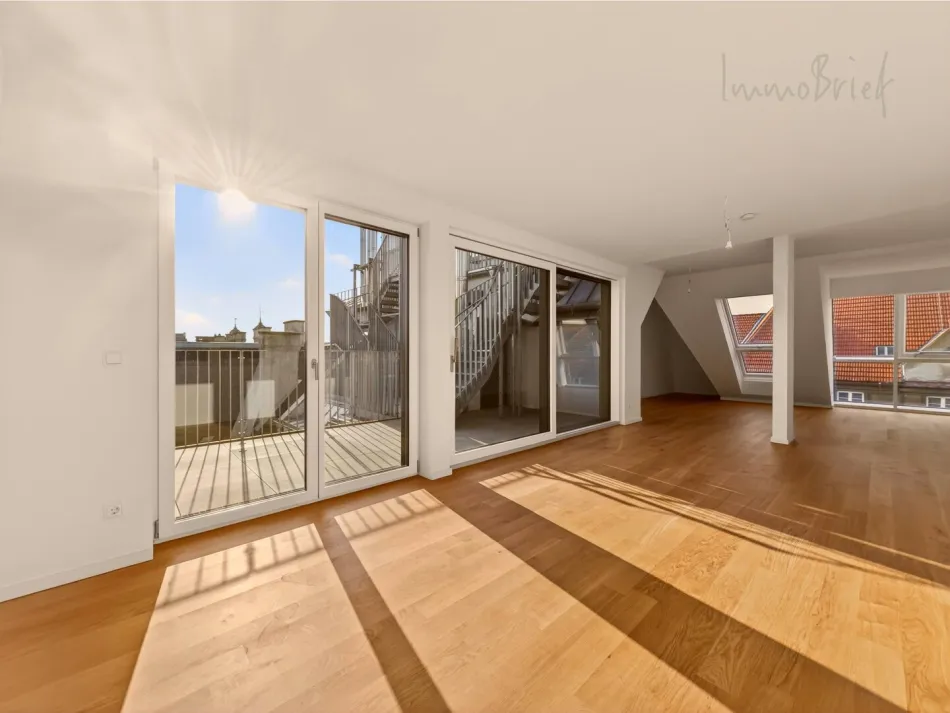 Provisionsfrei: Großzügige Neubau-Dachgeschoss-Wohnung - Titelbild