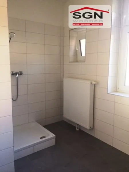 Wunderschöne helle 2-Zimmer komplett sanierte Altbauwohnung mit Ausblick an die Donau - Bild