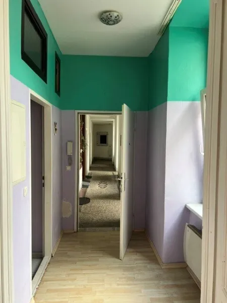 Renovierungsbedürftige Altbauwohnung mit Potenzial nahe Brunnenmarkt