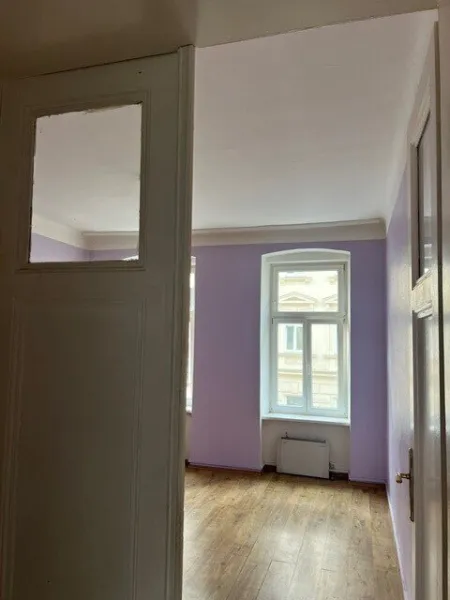 Renovierungsbedürftige Altbauwohnung mit Potenzial nahe Brunnenmarkt