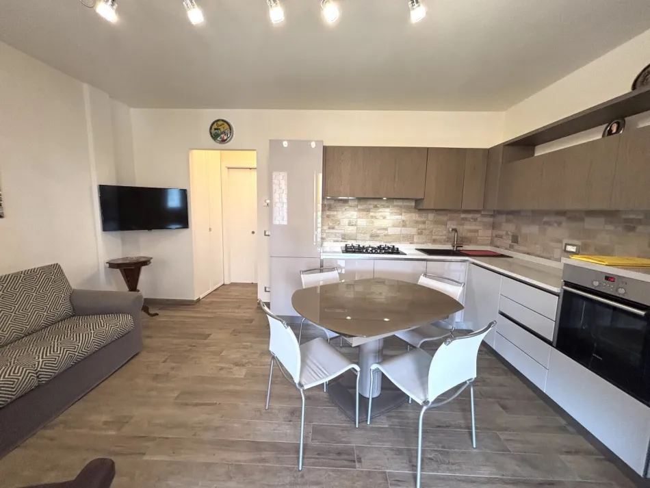 Wohnung mit Terrasse Erste Stock - Bild