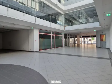 Verkaufslokal in Toplage - Erstbezug nach Sanierung in Wiener Neustadt, ca. 275m², zentrale Lage, verfügbar ab 2027!