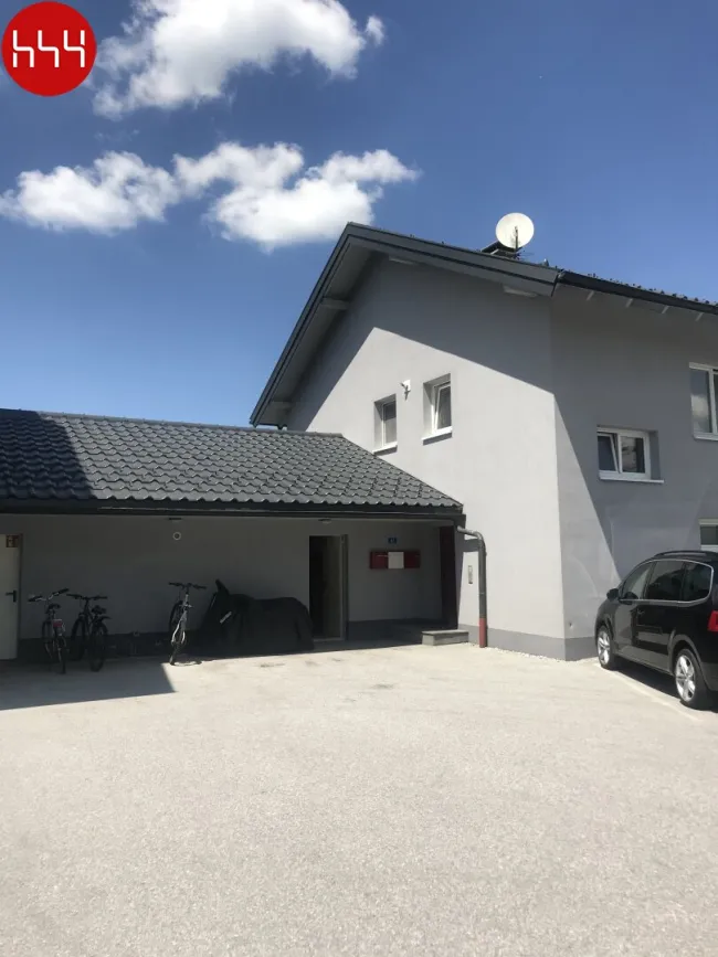 Frisch sanierte 3-Zimmer Wohnung mit Balkon in Salzburg-Hallwang - Bild