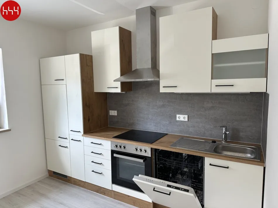 Frisch sanierte 3-Zimmer Wohnung mit Balkon in Salzburg-Hallwang - Bild