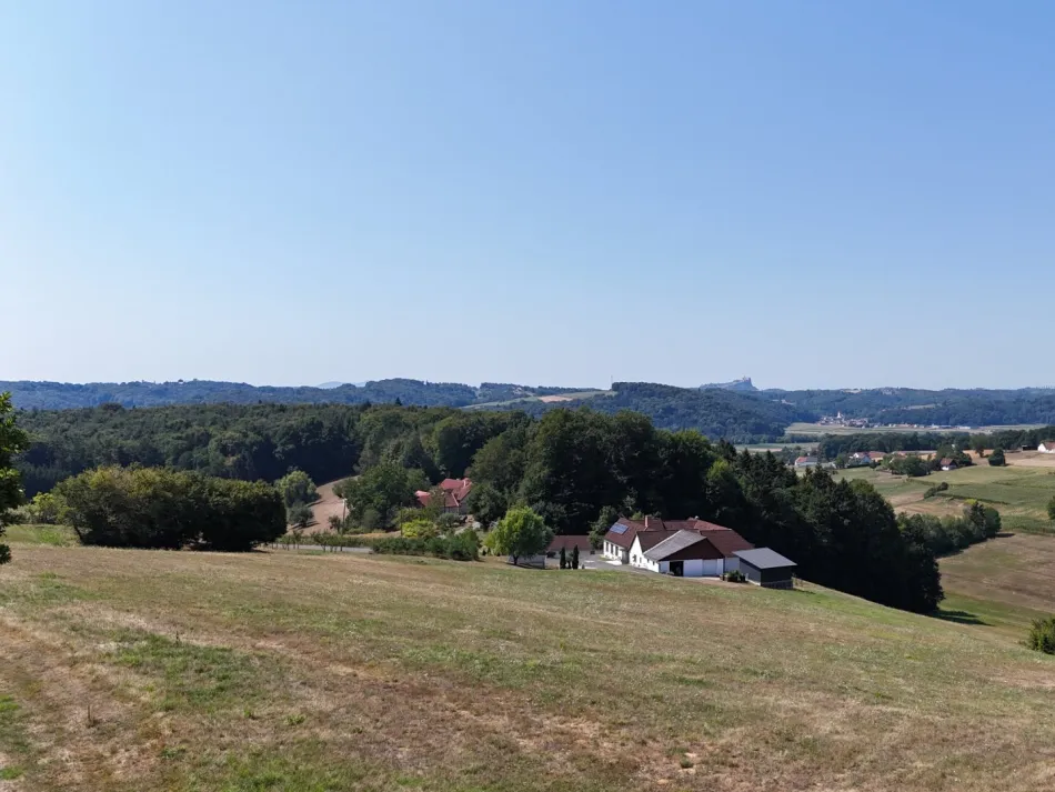 Sonnige Baugrundstücke mit Panoramablick auf die Riegersburg (Nur noch 2 verfügbar) - Bild