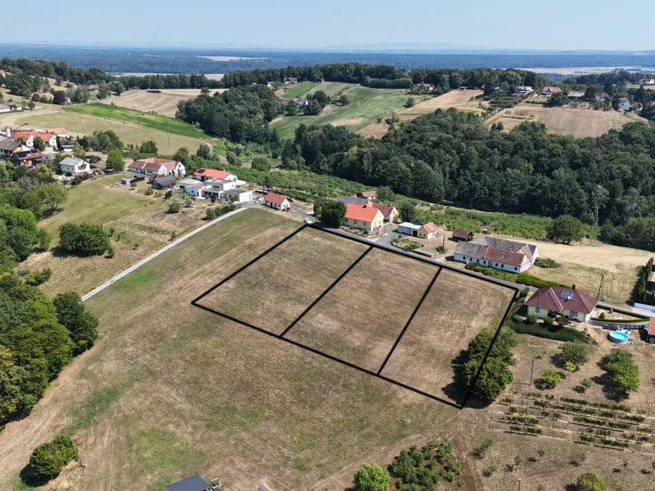 Sonnige Baugrundstücke mit Panoramablick auf die Riegersburg (Nur noch 2 verfügbar) - Bild