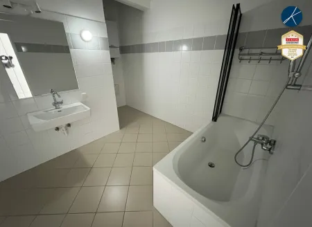 großes Badezimmer