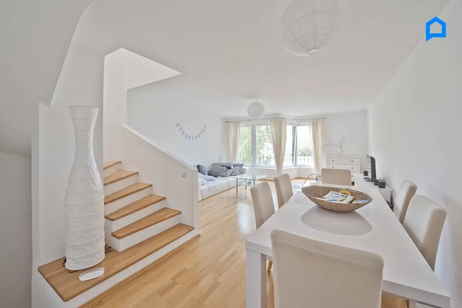 Gepflegtes Reihenhaus in Grünlage 5 Zimmer mit Pkw Stellplatz und kleinem Garten - Titelbild