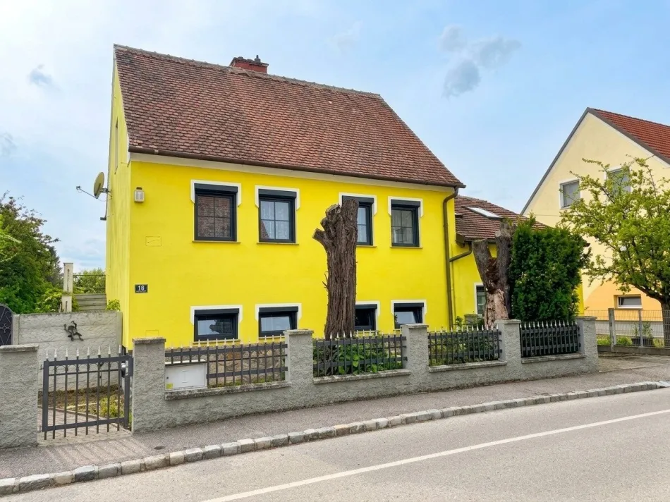 Familien aufgepasst! Wohnen mitten in Laa – Kindergarten, Schulen, Bahnhof fußläufig erreichbar! - Titelbild