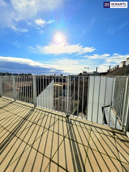 SOMMER Aktion: Nur 50% Provision! Traumblick - Ihr Logenplatz über der Stadt! Wohnen im Dachgeschoss mit WOW-Effekt! Traumhaft saniertes Altbauhaus + Hofseitige Terrasse + Tolle Infrastruktur und Anbindung + Lebensqualität pur!