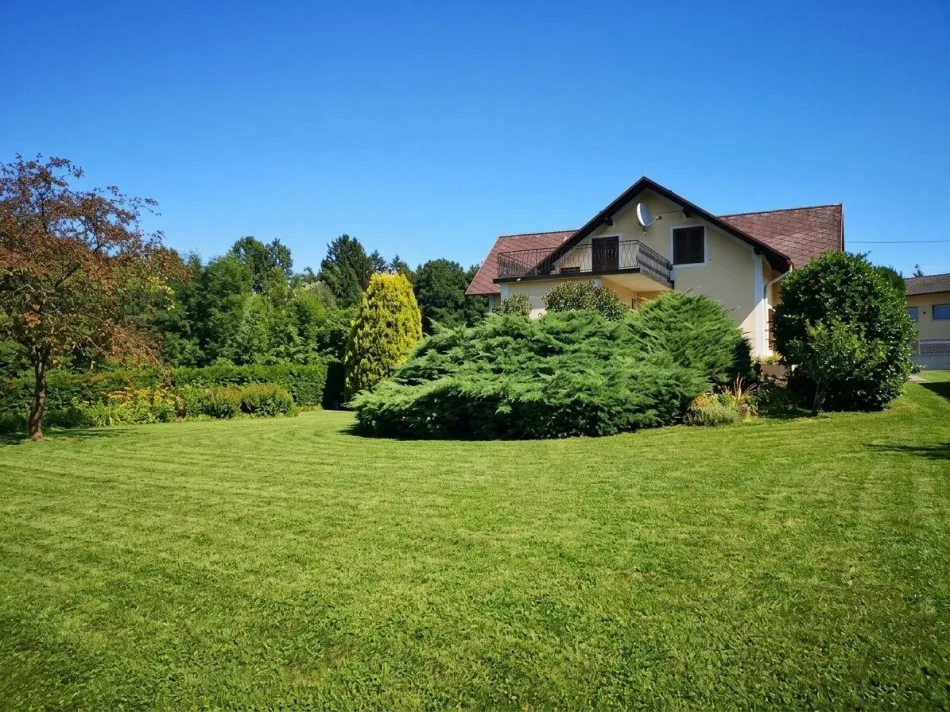 Einfamilienhaus mit sehr schönen großen Garten in Top Lage in 8240 Ehrenschachen! - Titelbild