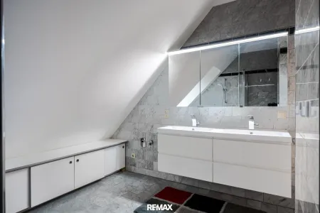 Badezimmer Ansicht 1