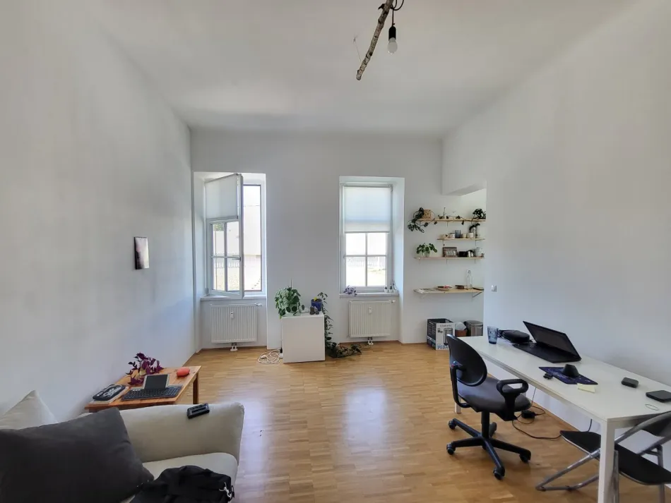 Altbau-Juwel im Lendviertel! 3,40m Raumhöhe, 2 große Zimmer, Ruhelage nah Lendplatz - Titelbild