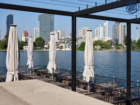 Strandcafe / Alte Donau