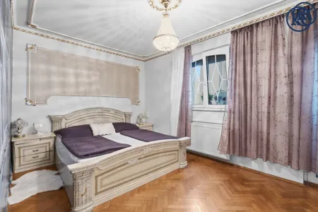 Schlafzimmer 1