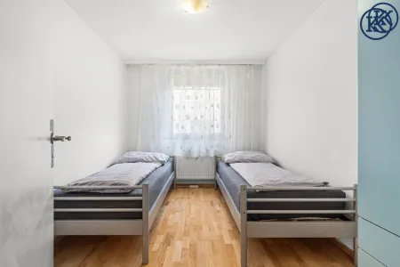 Schlafzimmer 1